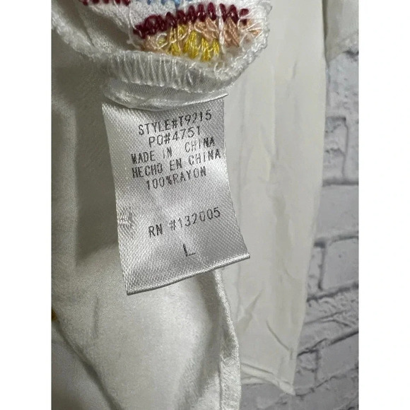 Entro white floral boho embroidered top blouse size Large. - Picture 5 of 7